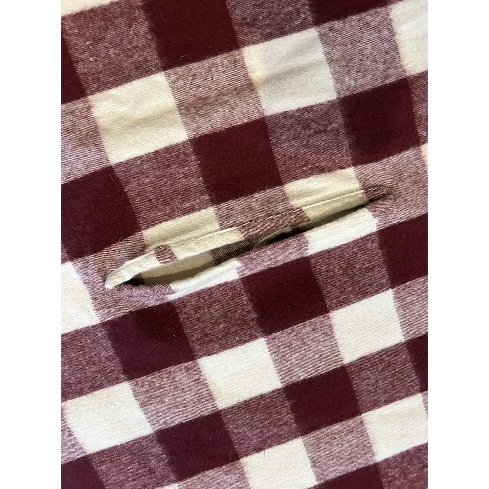 New Gap Cozy‎ Blanket Scarf Red White Plaid With Arm Holes Fringe O/S Soft NWT - Picture 4 of 6